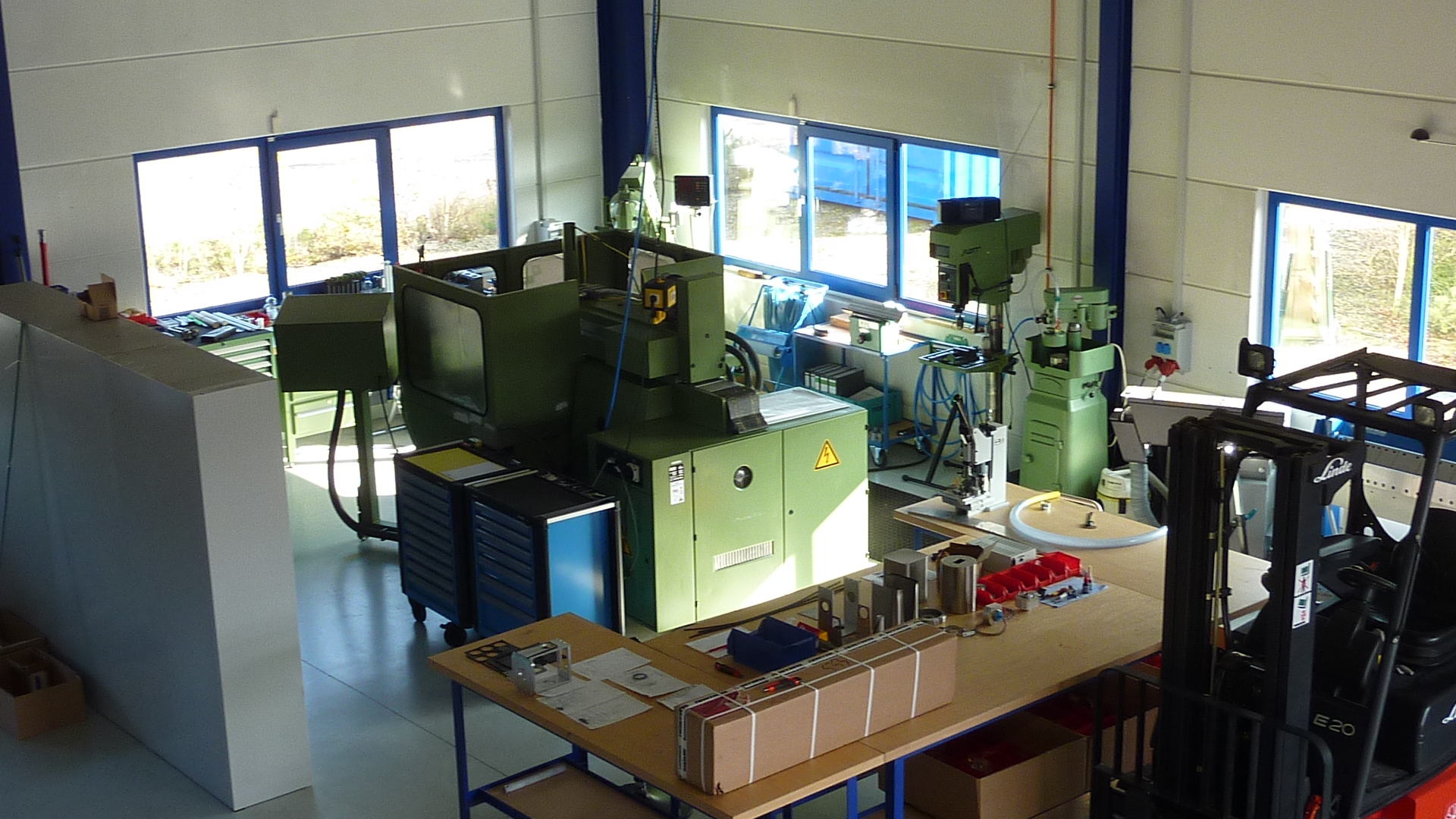 Maschinenpark, Reber GmbH, Prototypenbau, Vermietung Gewerbefläche,